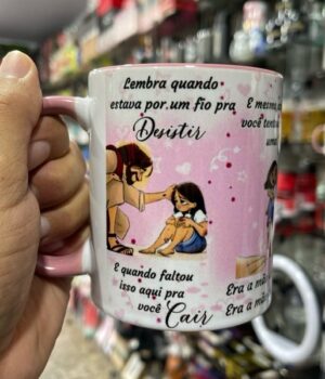 CANECA PORCELANA ERA A MÃO DE DEUS ROSA