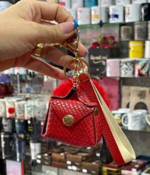 CHAVEIRO POMPOM VERMELHO COM BOLSINHA
