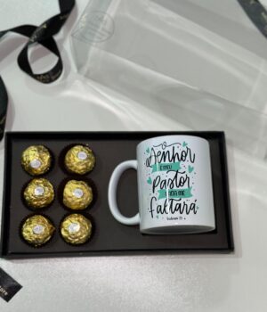 CESTA CANECA DE PORCELANA COM 6 FERREROS SALMO 23