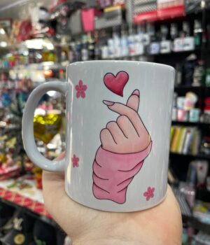 CANECA BRANCA ESTA CANECA PERTENCE A UMA DORAMEIRA