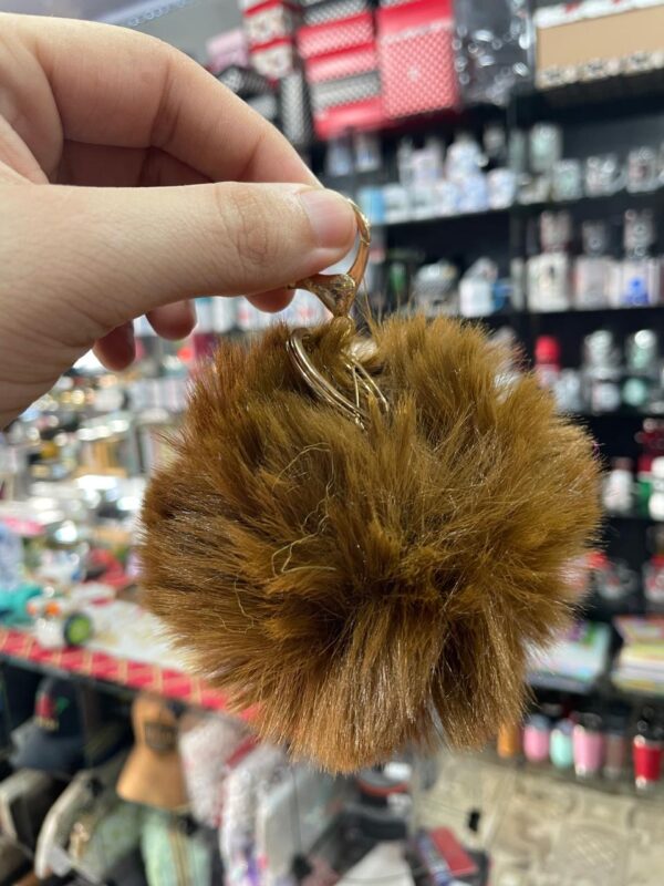 CHAVEIRO POMPOM MARROM