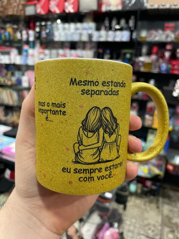 CANECA GLITTER DOURADA AMIGAS SE HOUVER O AMANHÃ - Imagem 3