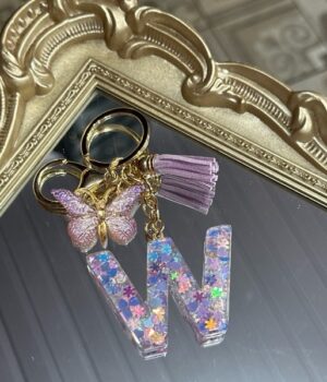 CHAVEIRO DE RESINA | LETRA W | ROXO