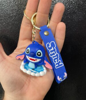 CHAVEIRO STITCH NA PISCINA