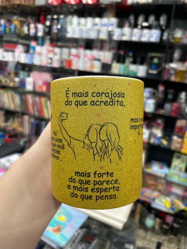 CANECA GLITTER DOURADA AMIGAS SE HOUVER O AMANHÃ - Imagem 2
