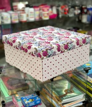 REF:4478 CAIXA ESTAMPADA CORAÇÃO E FLORAL G 32,5x32,5x15CM