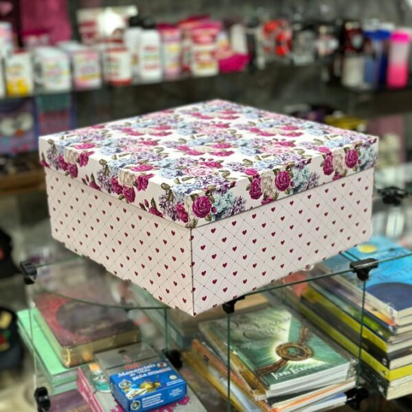 REF:4478 CAIXA ESTAMPADA CORAÇÃO E FLORAL G 32,5x32,5x15CM