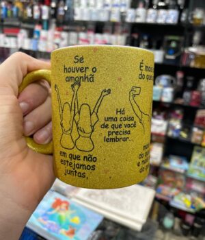 CANECA GLITTER DOURADA AMIGAS SE HOUVER O AMANHÃ