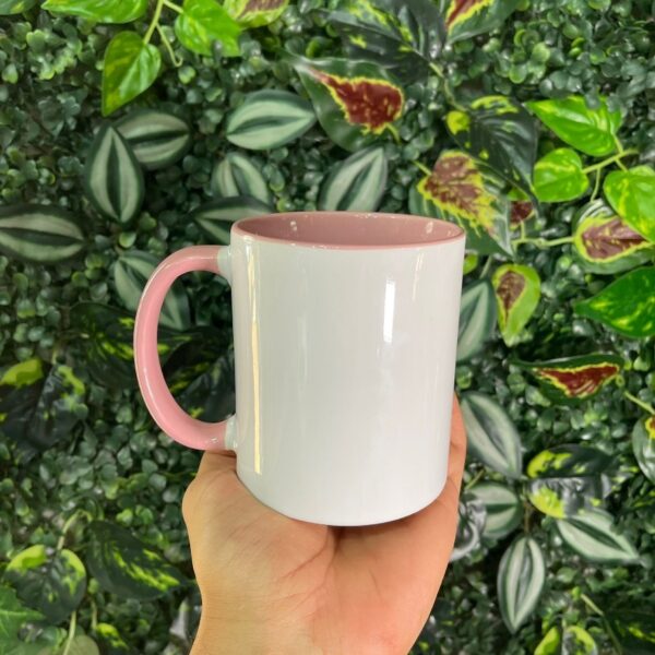 CANECA DE ALÇA E INTERIOR ROSA CLARO