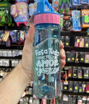 GARRAFA PLÁSTICO AZUL FAÇA TUDO COM MUITO AMOR E GRATIDÃO 650ML