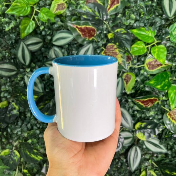 CANECA DE ALÇA E INTERIOR AZUL CLARO