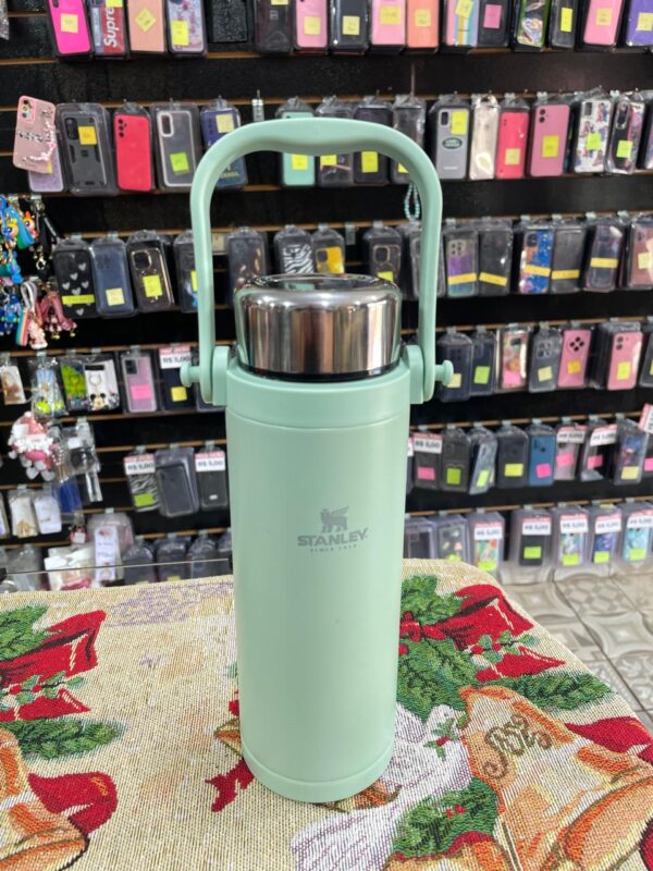 GARRAFA TÉRMICA VERDE ÁGUA COM INFUSOR E ALÇA 800ML