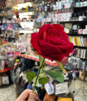 BOTÃO DE ROSA VERMELHA FLOR ARTIFICIAL TAMANHO M