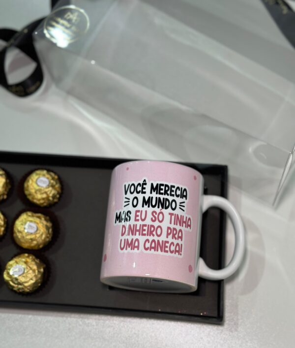 CESTA CANECA DE PORCELANA COM 6 FERREROS REP BARDEI TIU IU ROSA - Imagem 2