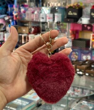 CHAVEIRO POMPOM PELÚCIA FORMATO CORAÇÃO VERMELHO
