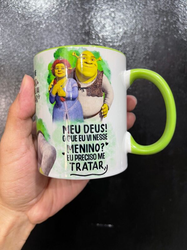 CANECA INTERIOR E ALÇA VERDE ELE TEM UM NARIZ GRANDE SHREK - Imagem 4