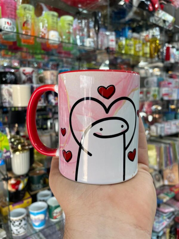 CANECA DE PORCELANA FELIZ ANIVERSÁRIO ALÇA E INTERIOR VERMELHO FLORK