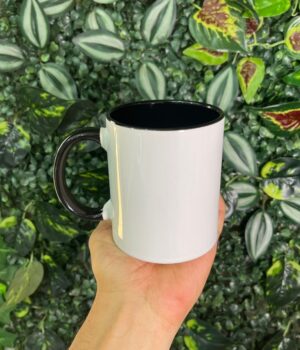CANECA DE ALÇA E INTERIOR PRETO