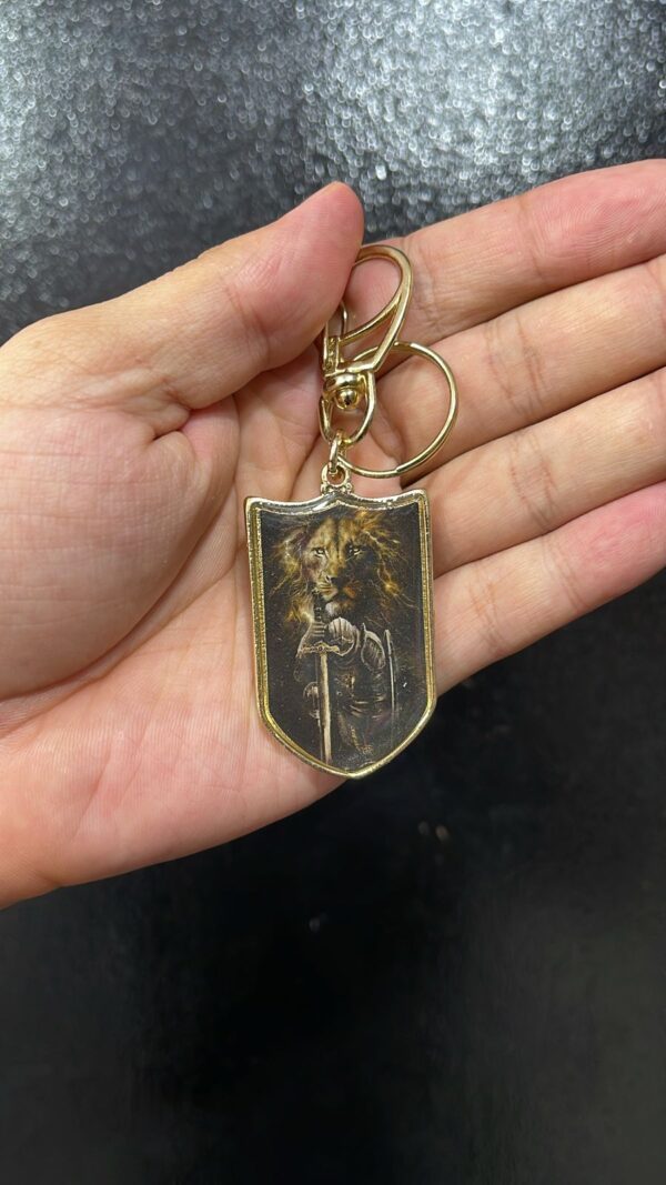 CHAVEIRO DE FERRO ESCUDO LEÃO