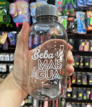 GARRAFA PLÁSTICO CINZA BEBA MAIS ÁGUA 600ML