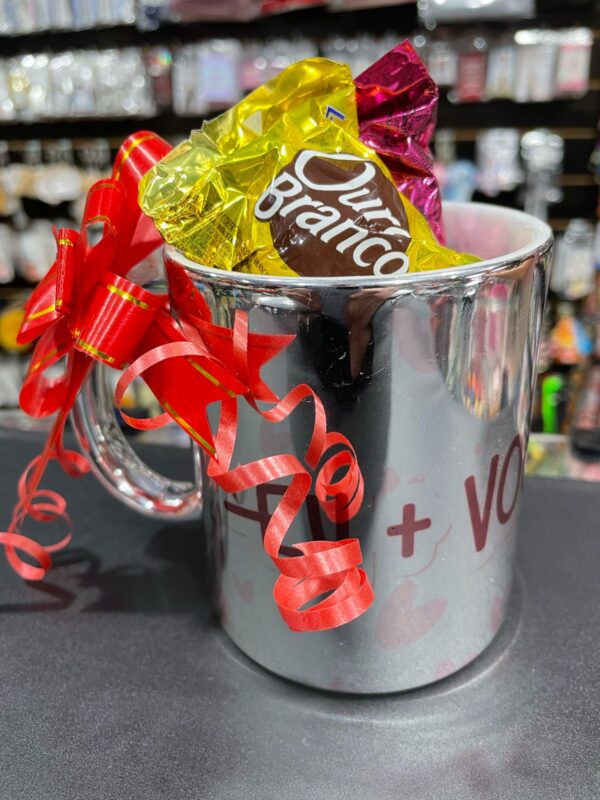 CANECA COM CHOCOLATES EU + VOCÊ = S2