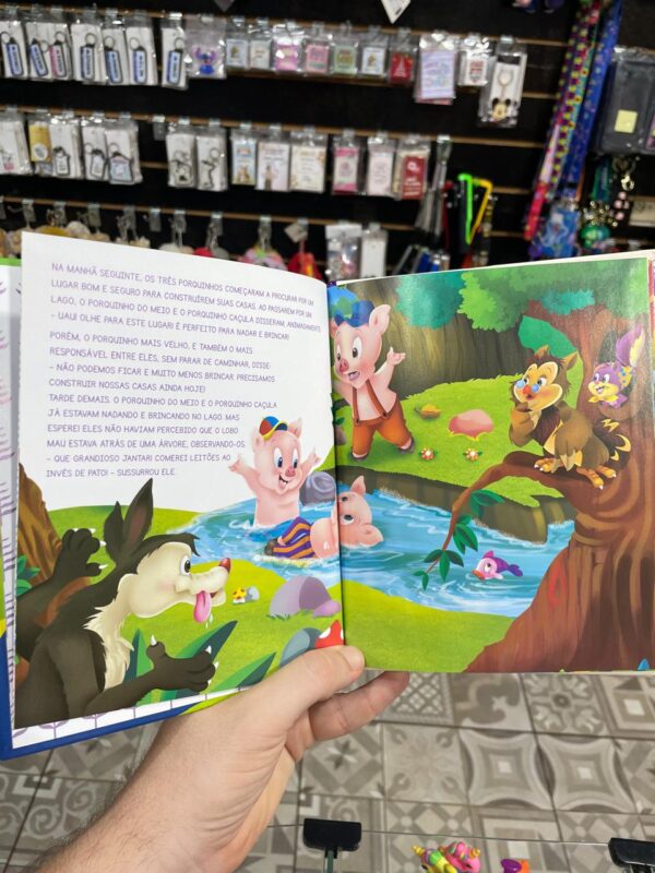 LIVRO DE CONTOS OS TRÊS PORQUINHOS - Imagem 2