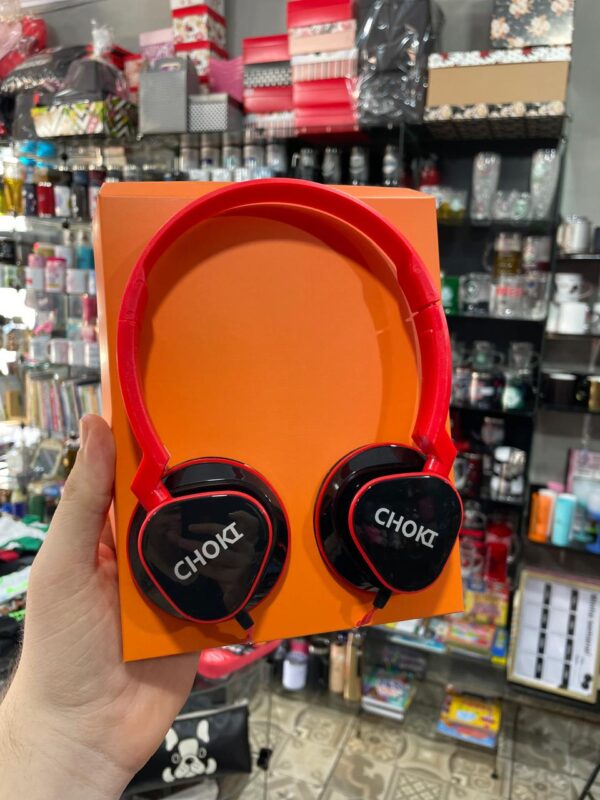 FONE DE OUVIDO HEADSET COM FIO CHOKI PRETO COM VERMELHO