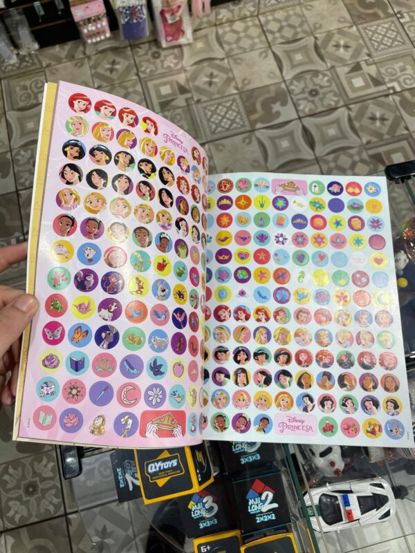 LIVRO PRINCESA 500 ADESIVOS + ATIVIDADES E DESENHOS PARA COLORIR - Imagem 2