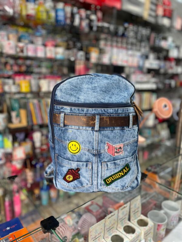 MOCHILA JEANS DECORADA