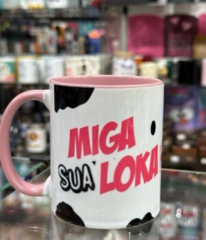 CANECA DE PORCELANA COM ALÇA E INTERIOR ROSA MIGA SUA LOKA