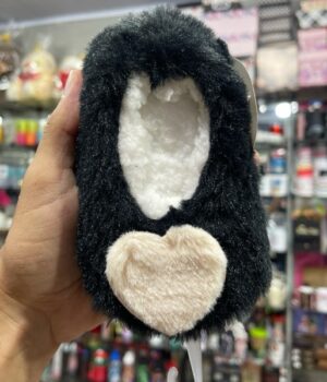 PANTUFA CORAÇÃO PRETA 24-27