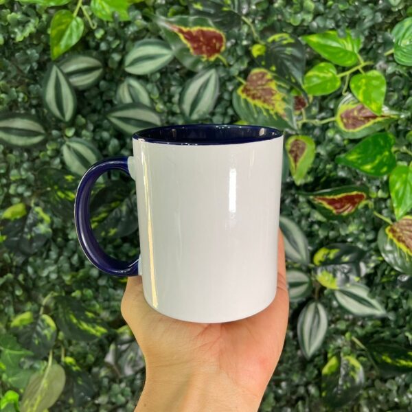 CANECA DE ALÇA E INTERIOR AZUL ESCURO