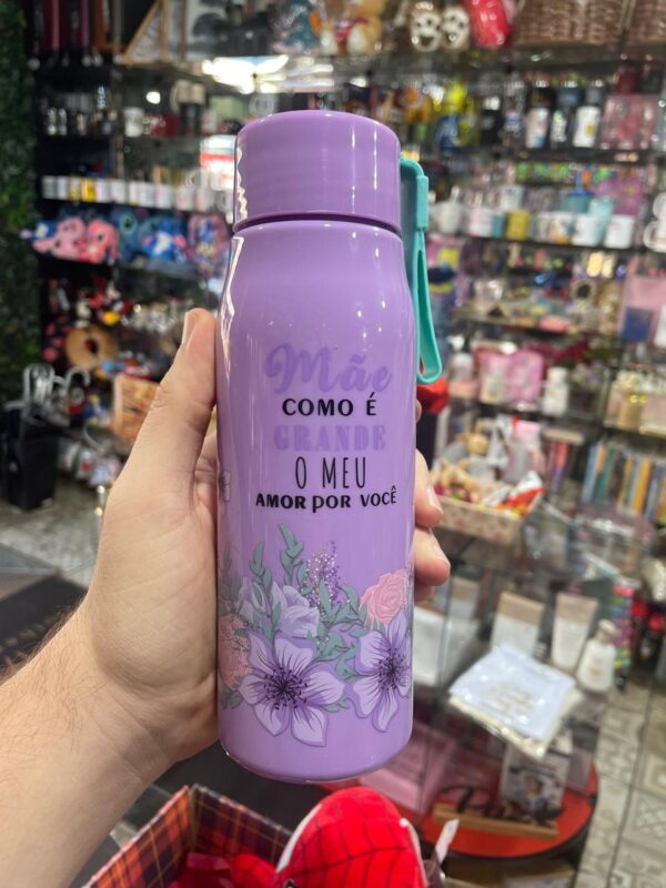 GARRAFA PLÁSTICO LILÁS SQUEEZE MÃE COMO É GRANDE O MEU AMOR POR VOCÊ 500ML