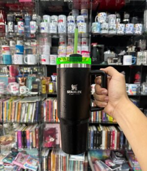 COPO COM CANUDO 1,2L PRETO HOMEM ARANHA