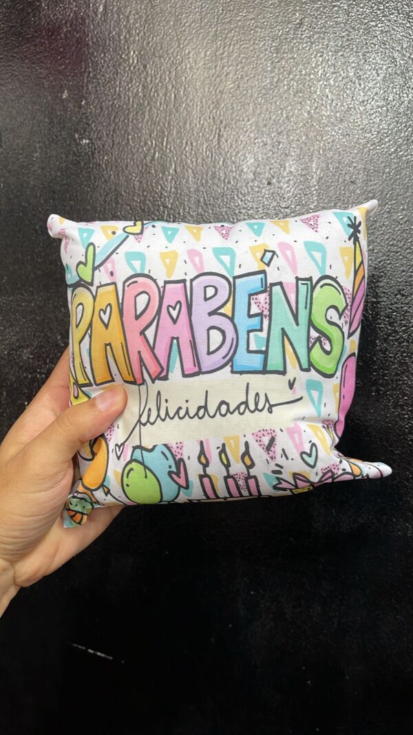 ALMOFADA 20x20CM | PARABÉNS FELICIDADES