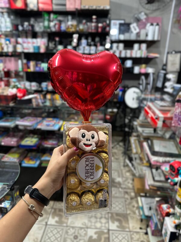 KIT ROMÂNTICO COM CHAVEIRO DE MACAQUINHO, FERRERO E BALÃO VERMELHO