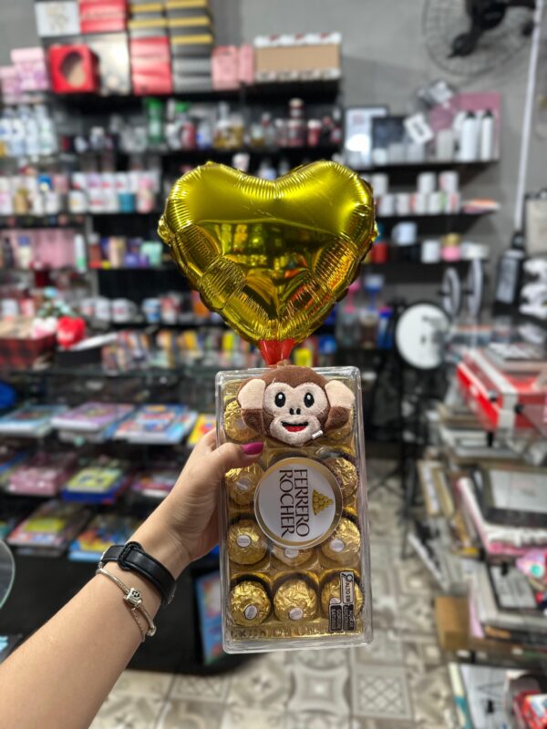 KIT ROMÂNTICO COM CHAVEIRO DE MACAQUINHO, FERRERO E BALÃO DOURADO