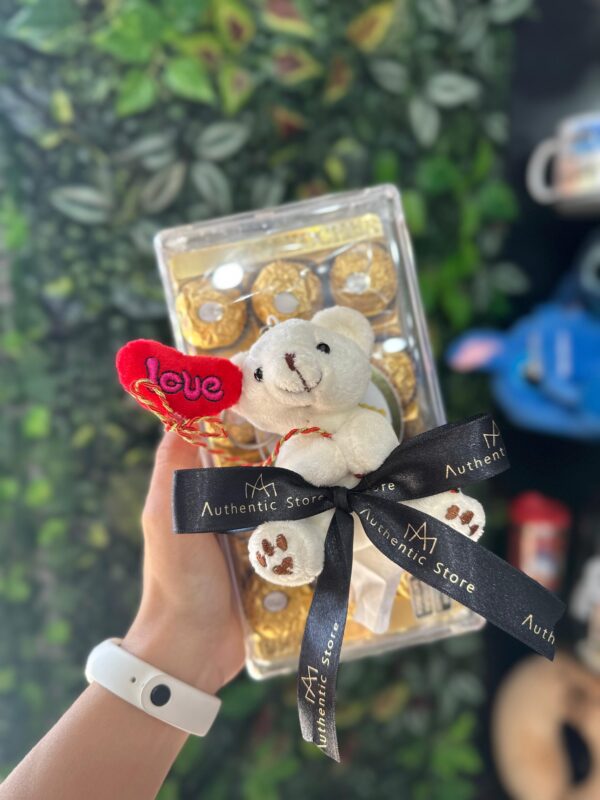 FERRERO ROCHER 12 BOMBONS + CHAVEIRO DE URSINHO ROMÂNTICO LOVE - Imagem 2