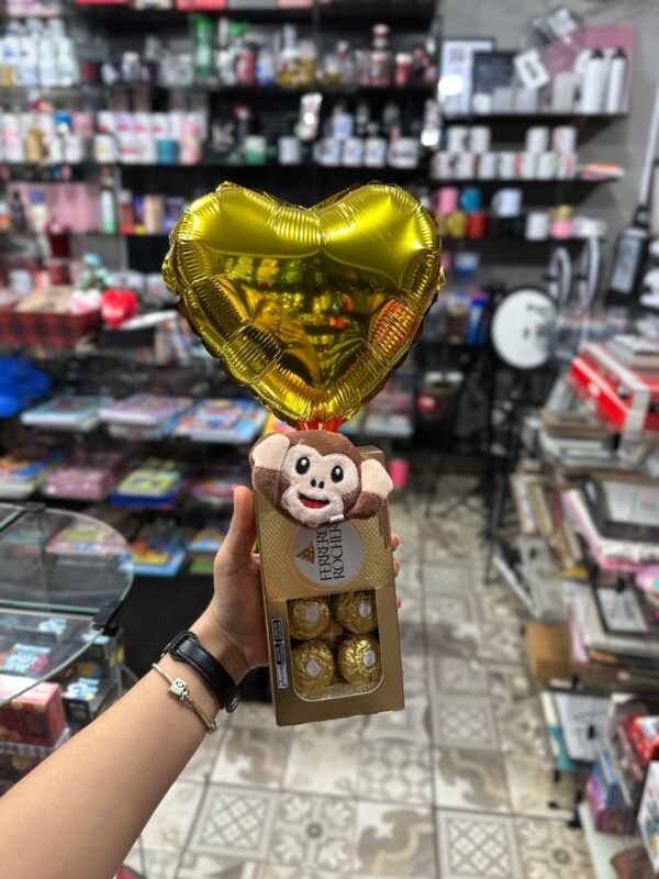 KIT ROMÂNTICO COM CHAVEIRO DE MACAQUINHO, FERRERO E BALÃO DOURADO