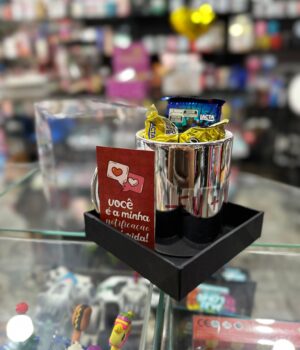 CAIXA CANECA EU + VOCÊ = <3 COM CARTÃO E CHOCOLATES
