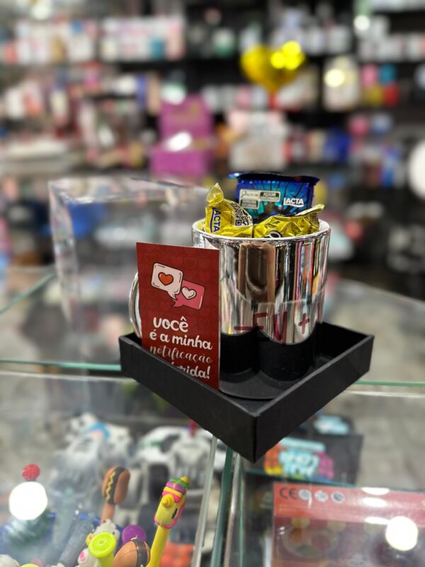 CAIXA CANECA EU + VOCÊ = <3 COM CARTÃO E CHOCOLATES