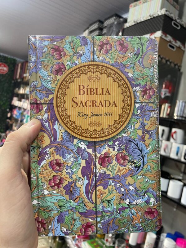 BÍBLIA KING JAMES 1611 SEMI LUXO CÁLAMO E CANELA CAPA DURA LETRA NORMAL