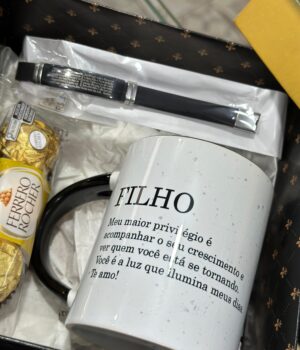 CAIXA COM CANECA FILHO + FERRERO + PULSEIRA ESCRITO PAI NOSSO
