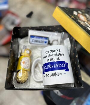 CAIXA COM CANECA CUNHADO + FERRERO + CHAVEIRO TIO