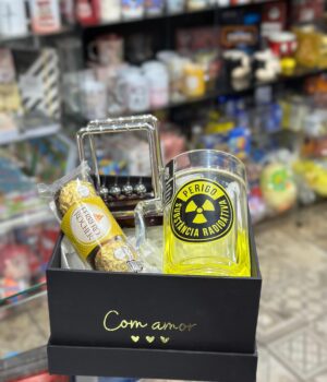 CAIXA + FERRERO + PÊNDULO DE NEWTON PEQUENO + CANECA DE GEL CONGELÁVEL | PERIGO SUBSTÂNCIA RADIOATIVA