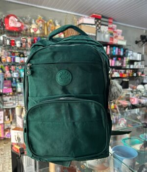 MOCHILA VERDE SACRAY COM POMPOM