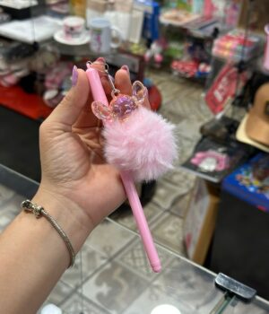 CANETA STITCH COM POMPOM ROSA CLARO