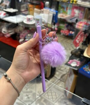 CANETA STITCH COM POMPOM LILÁS