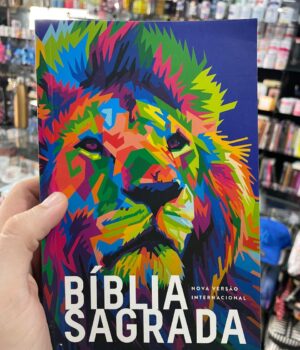 BÍBLIA NVI LEÃO CAPA BROCHURA CORES LETRA NORMAL