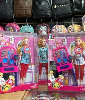 BONECA CHEF DE COZINHA COM COZINHA